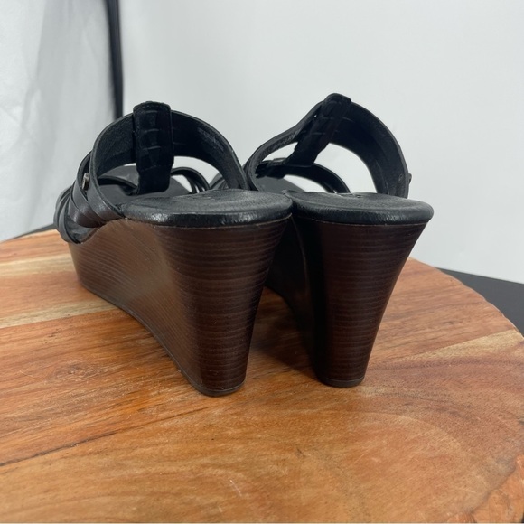 UGG Mattie Black Leather Weave Wedge Sandal Size 7.5 FD1114L - Picture 4 of 8